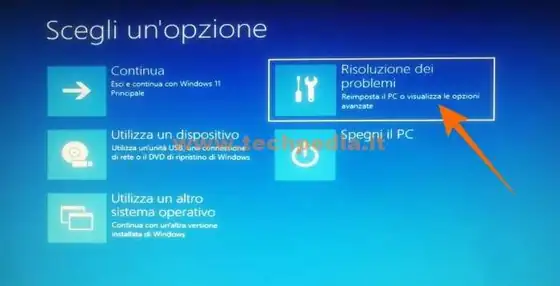 accedere bios uefi windows 10 022